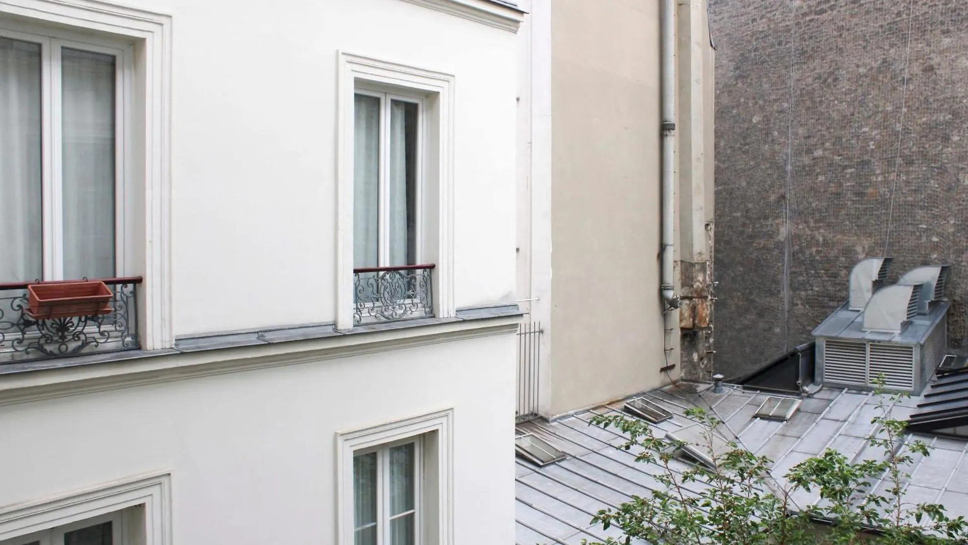 Bright 35 M Close To The Bastille Paris